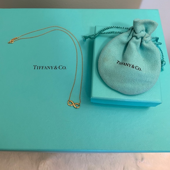 ✨SOLD✨ Tiffany & Co. 18K Gold Infinity Pendant - Picture 2 of 6